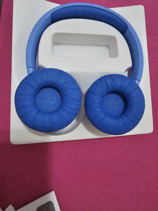 Слушалки. Чисто нови.