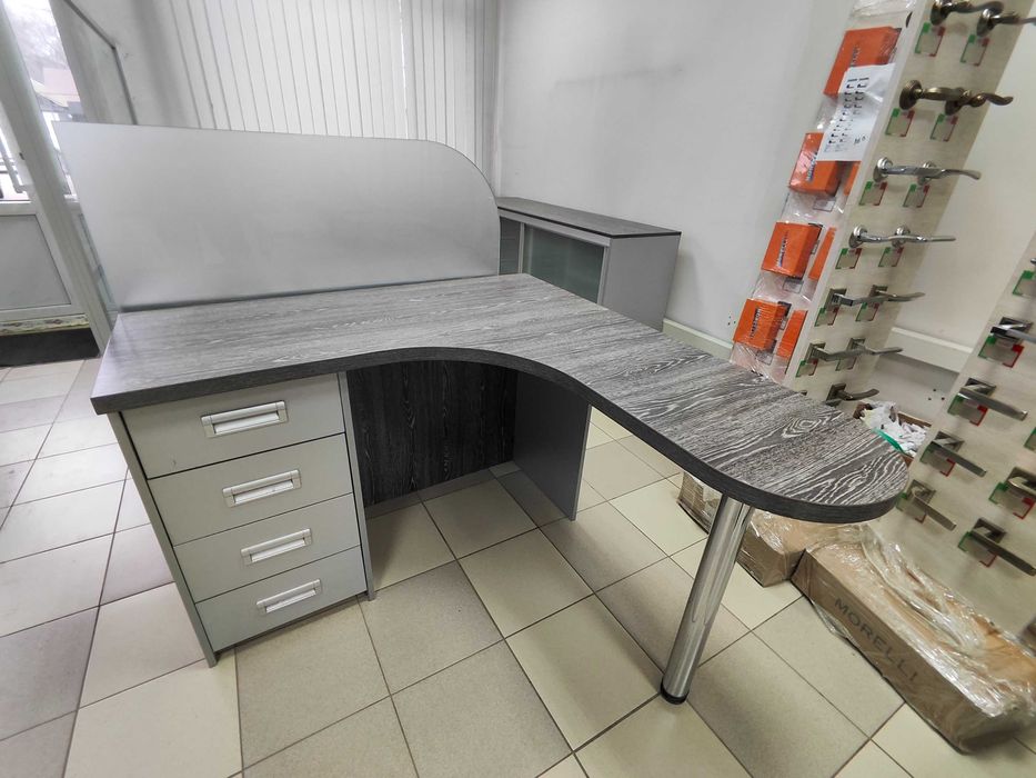 Офисный уголок в сборе