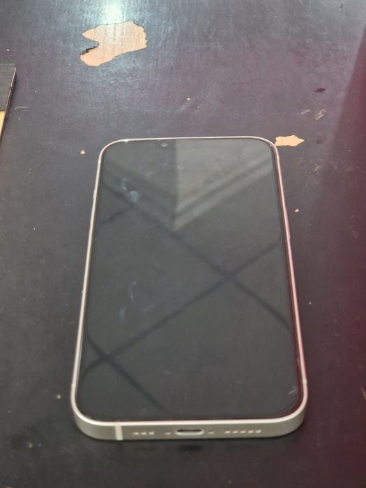 Продам iPhone 13