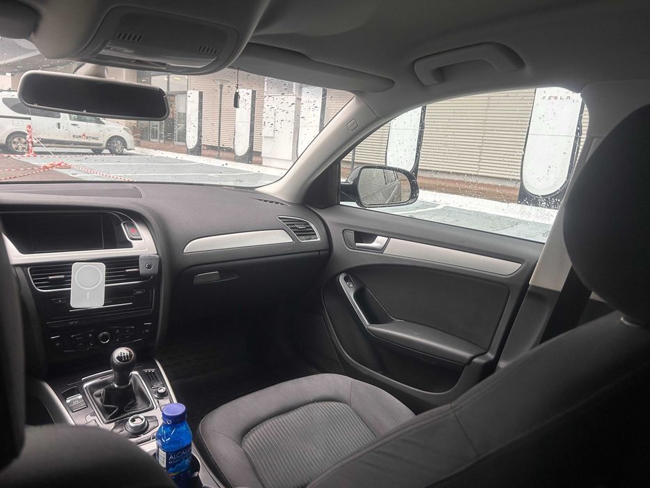 Audi A4 B8 Avant 2010 2.0 TDI 143 CP