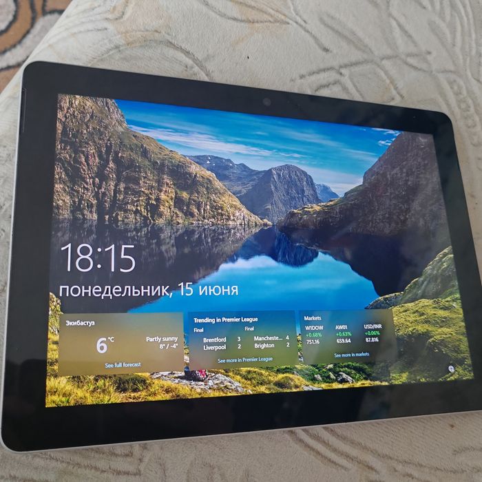 Планшет Microsoft surface go