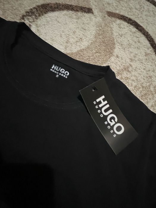 Hugo Boss T-shirt- размер(S)