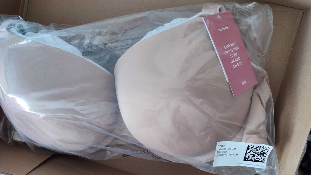 H&M pantaloni noi marime 46 + set 2 sutiene 95D