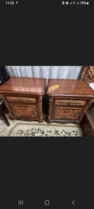 Продам китайский двухспальни кровать с тумбочкой