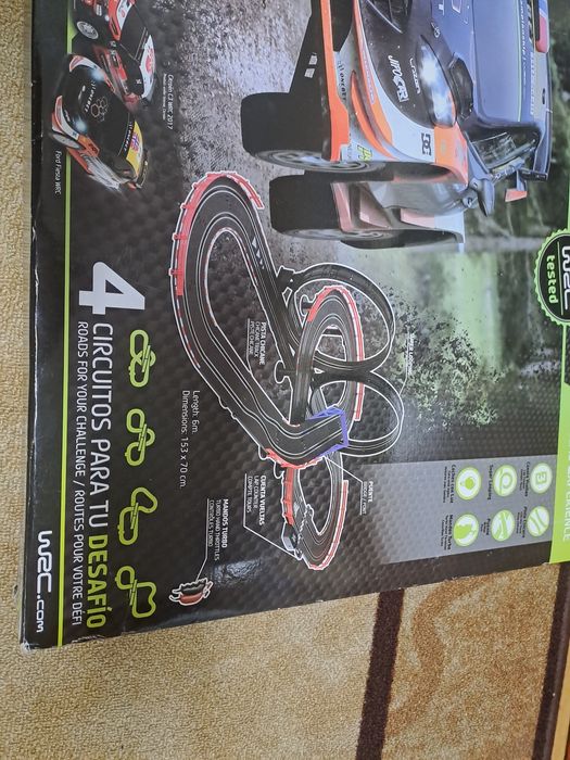 Писта WRC с четири варианта и две колички