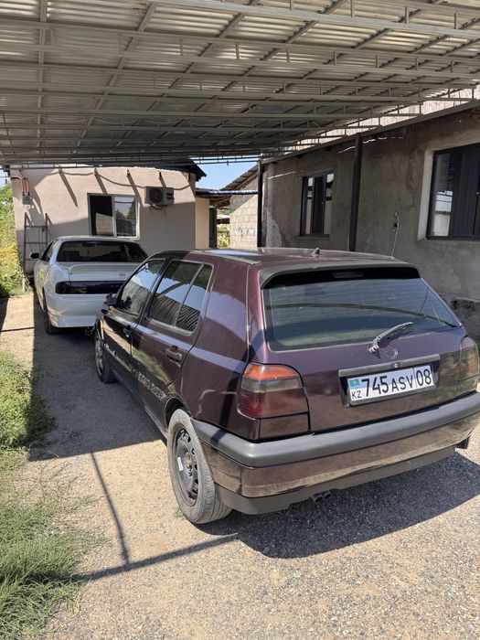 Продам два гольфа 3