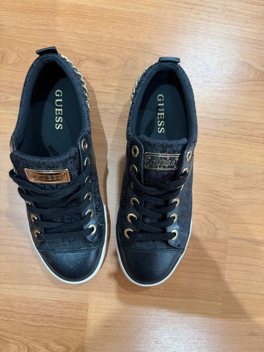 Adidasi noi Guess