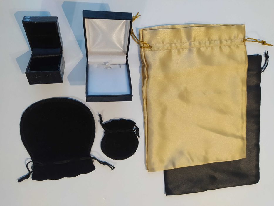 90 калъфчета за пръстени  гривни + 130 сатенени и кадифени торбички