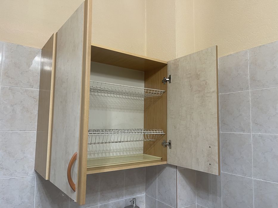 Навесной скаф с сушкой для посуды