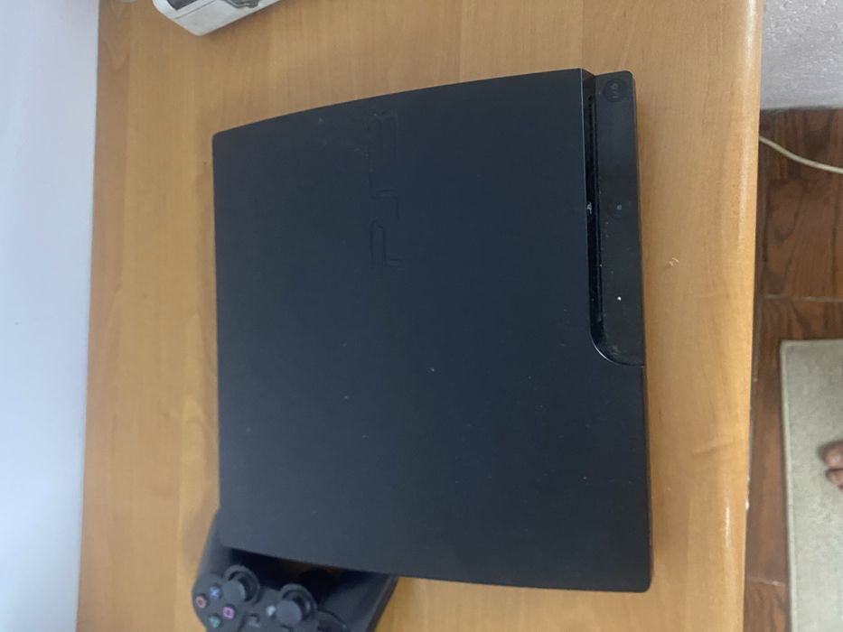ps3 in stare foarte buna si bine ingrijit !!!