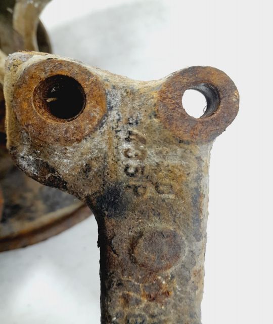 Fuzeta stanga spate 1k0435p 2.0 tdi AZV Volkswagen VW Touran 1 [2003