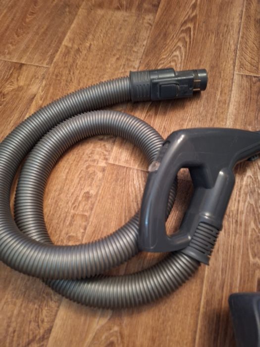 Пылесос LG 2000W