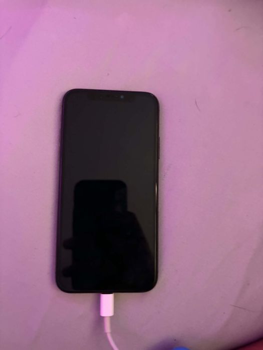 Продавам iphone X
