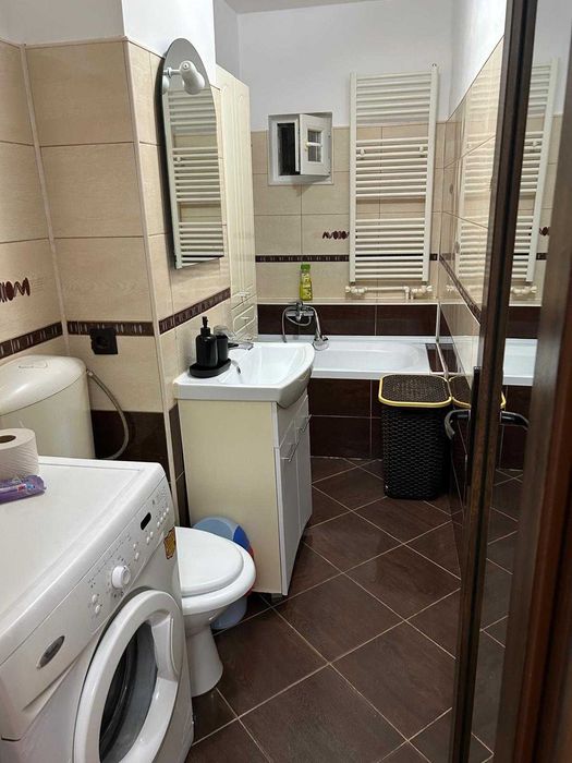 Vand apartament 2 camere ultracentral,etaj3/4 zona  Piata Moldovei