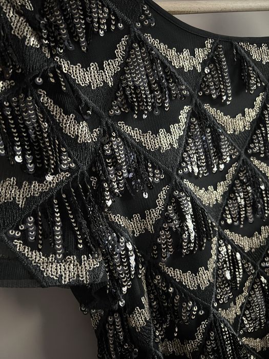 Блестяща рокля с пайети