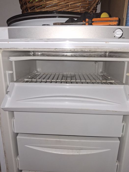 Морозилка indesit