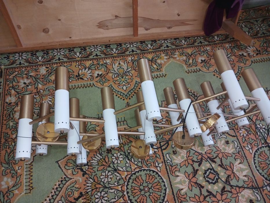 Продам качественную люстру