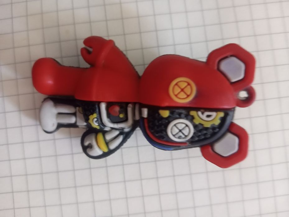 Брелок авакадо с роботом мишкой тоже брелок