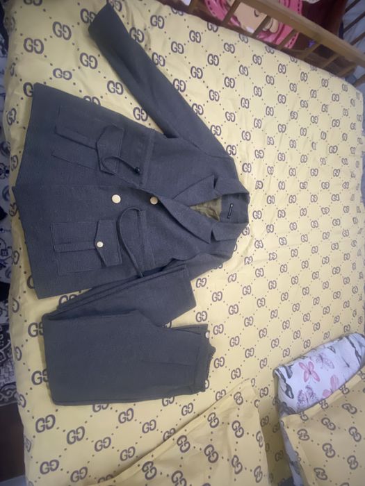 Bagozza kastyum va shim  qalin qishka kiyiladi palto o’rniga razmer 48