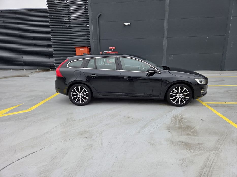 VOLVO V60 2015 — imagine 3