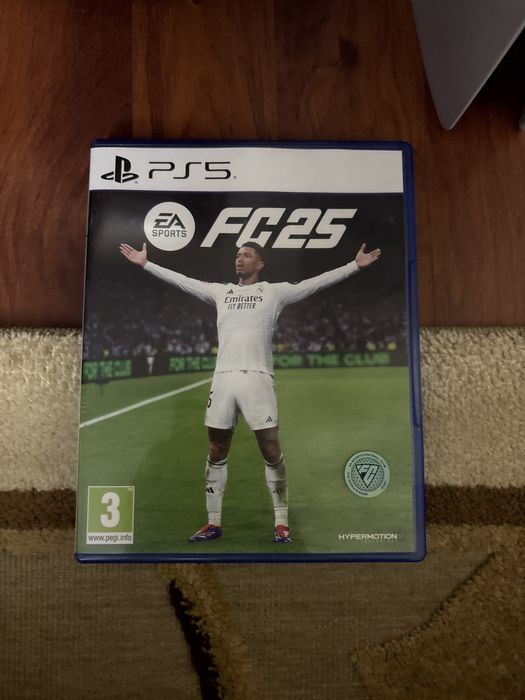 PS 5 в комплекте 3 диска и два геймпада