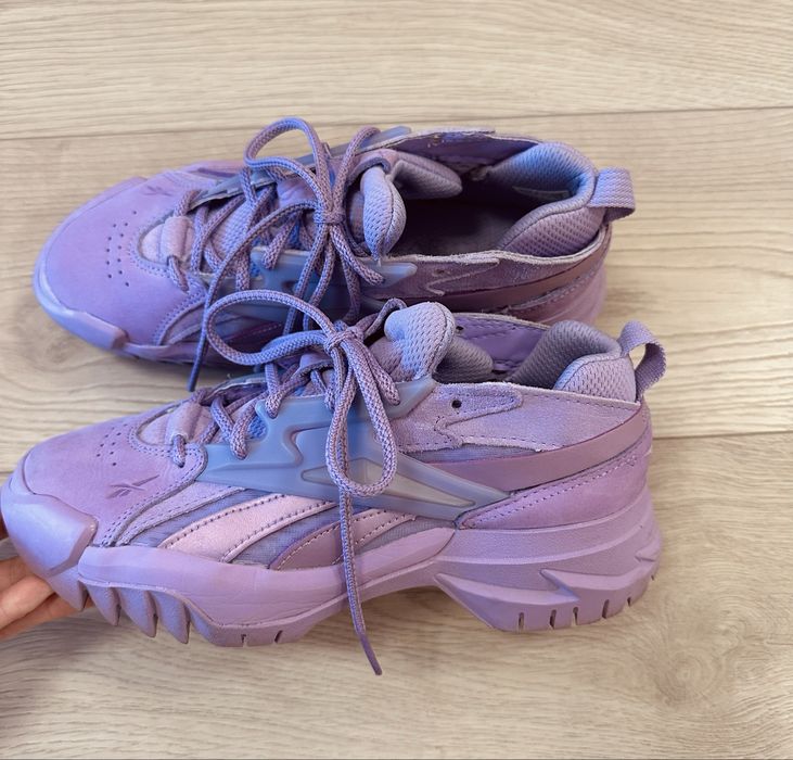 Лимитирана серия маратонки Reebok