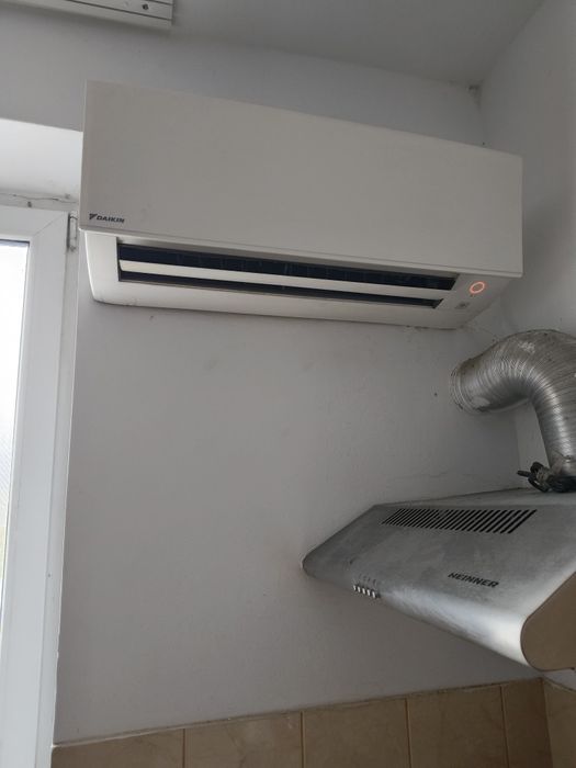 Vind aier conditionat Daikin sensira de 12000 btu.