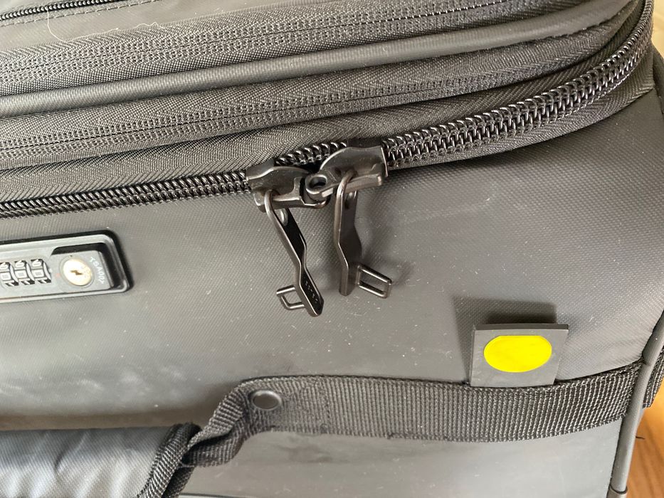 Голям куфар Delsey Paris