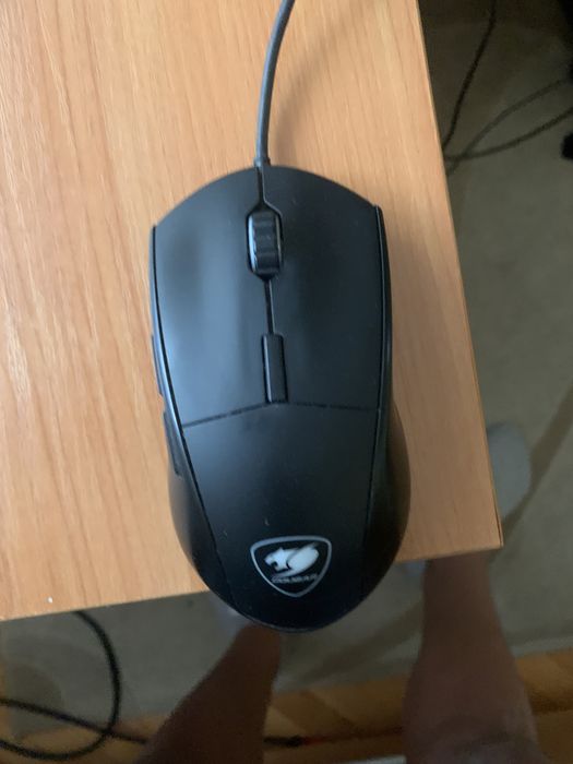 Компютър,клавиатура,мишка,монитор и подложка за мишка