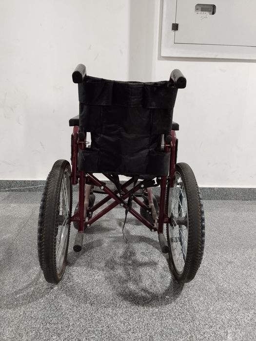 Bolalar uchun nogironlik aravasi sotiladi yaxshi holatda yangidek