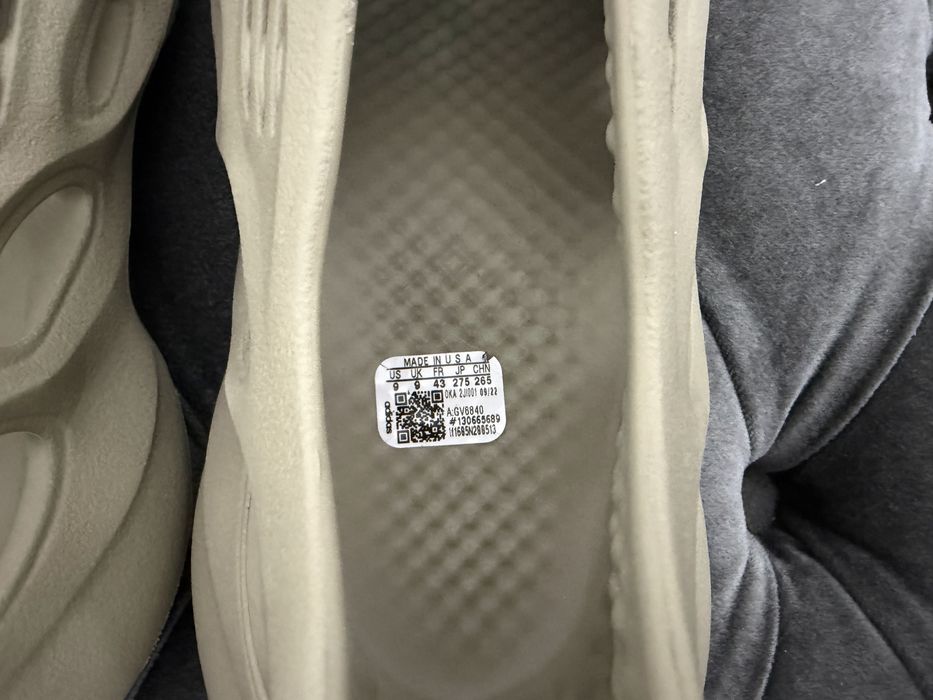 Yeezy foam runner stone salt