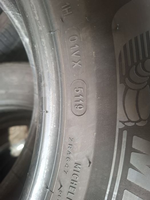 235 60 17 Michelin  дот 5119 4броя цената е за 1бр