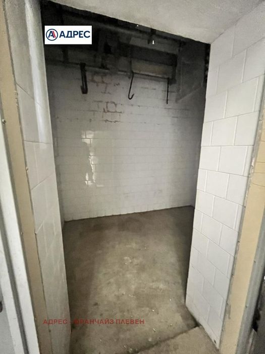 Склад в Плевен, област-с.Брест площ 827 цена 70000