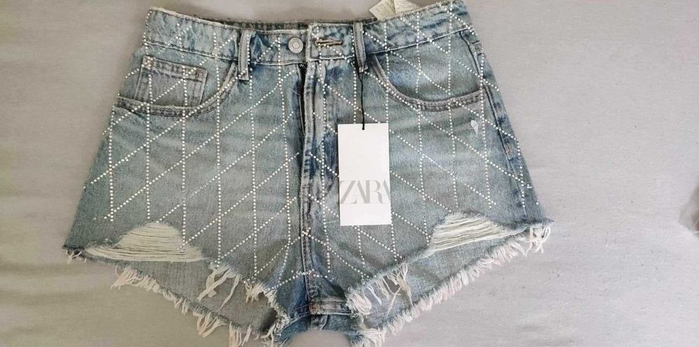Zara Pantaloni Scurți Denim cu Cristale, Mărimea 38, Noi cu Etichetă - PRET REDUS DE LA 40 euro