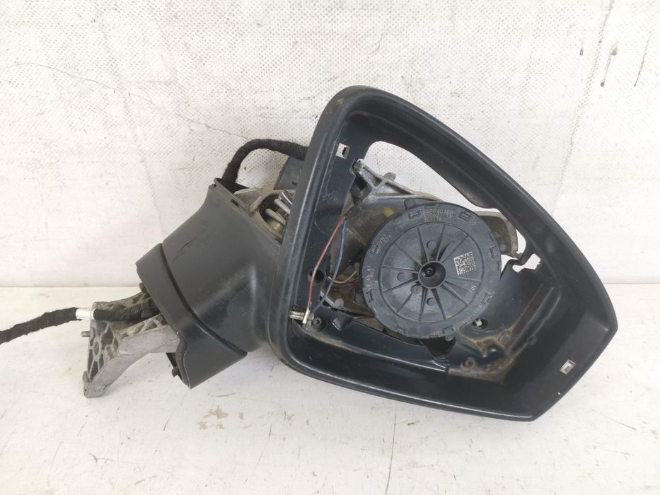 Дясно огледало Фолксваген / Volkswagen Tiguan 2 AD1 Оригинално в добро