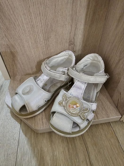 Бесплатно детская обувь на девочку