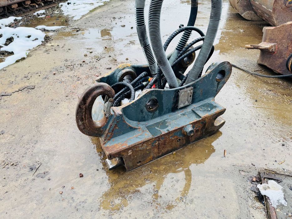 Cuplaj rapid hidraulic Oilquick OQ 70/55 pt excavator senile/roti etc