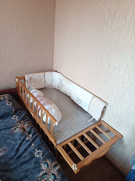 Продам кроватку-манеж