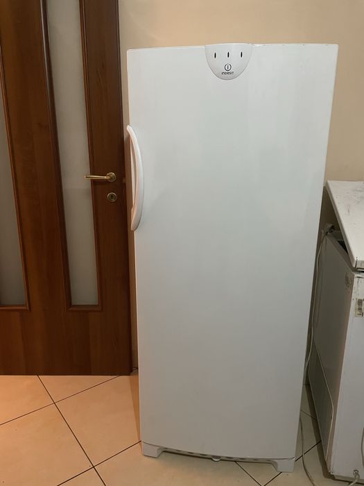 Congelator / lada frigorifica cu sertare