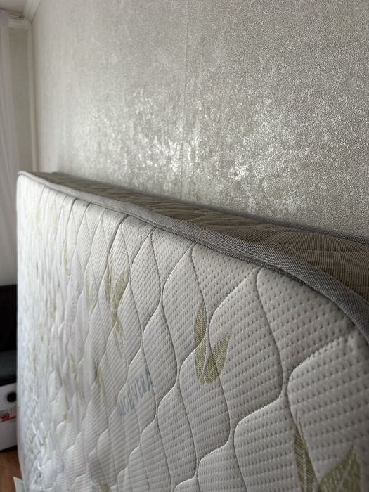 Продам матрац в отличном состоянии