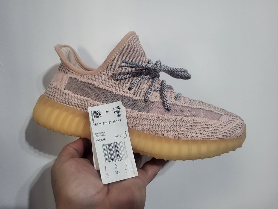 Adidas Yeezy Boost -  Premium - unisex