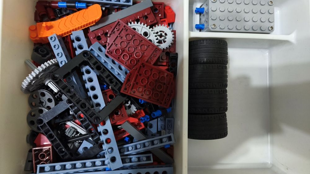 Apitor Robot B совместим с Lego