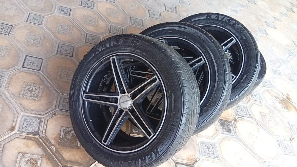 Диски Шины в отличном состоянии