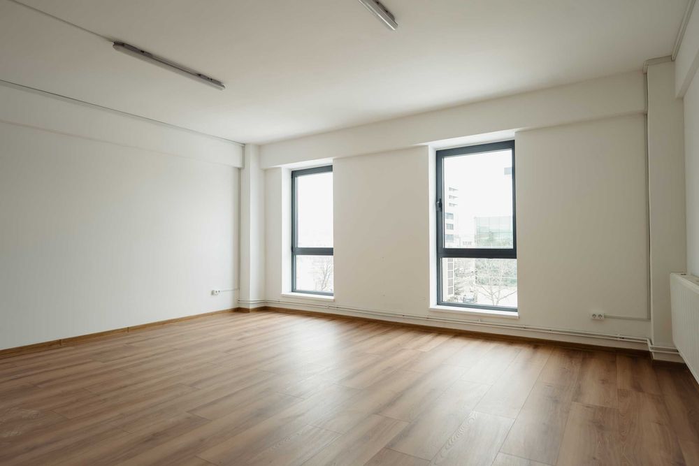 Spații office / birouri de închiriat de la 30 mp - la 5 minute de Palas