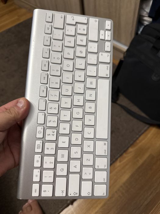 Tastatura Apple Magic A1314 , conexiune bluetooth