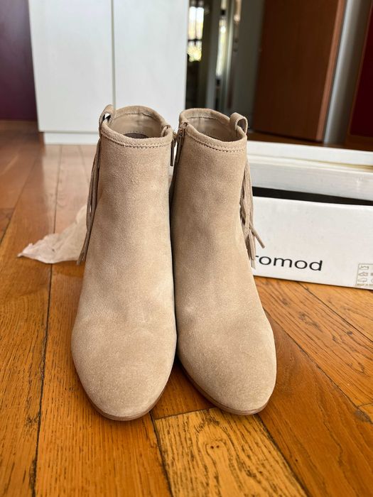 Боти с ток от естествен велур на Promod