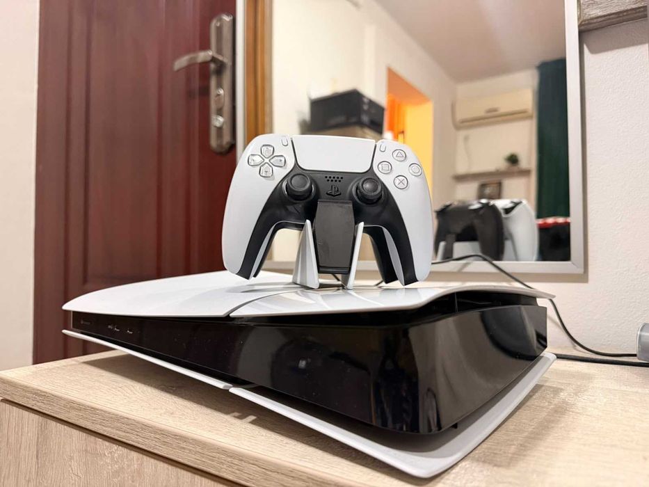 Console PlayStation 5 Slim 1TB + 2 Controlere DualSense + Stație Încărcare + 2 Borsete | Pachet Complet + Cutie