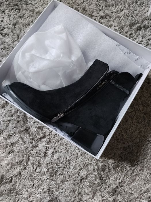 Дамски боти от естествен велур