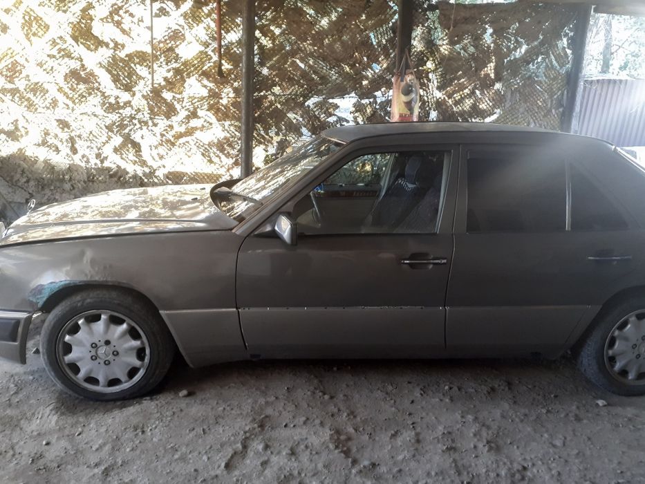 Продам мерседес е300