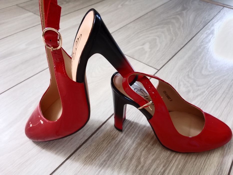 продам женские босоножки